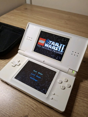 Nintendo DS Lite White like new with charging cable and case