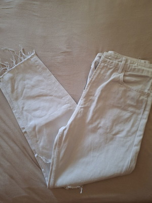 Mom high-waist white jeans with rips like new, Stradivarius, size M