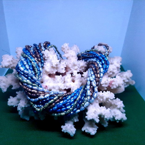 Necklace with natural pearls 21 parts like new, 41 cm long