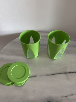 Tupperware cups with lids, set of 2
