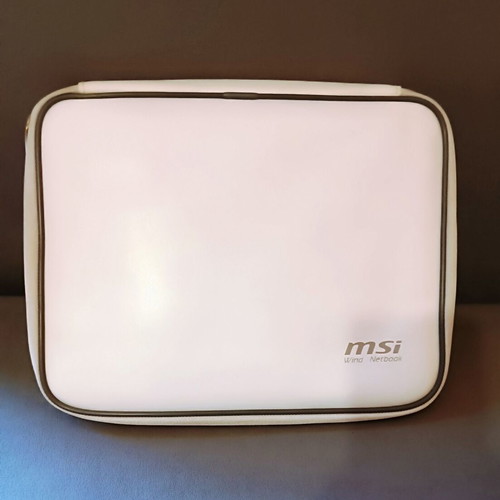 MSI Wind carrying case for 9-10 inch tablet and notebook like new
