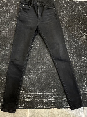 Woman’s jeans size XS, excellent condition