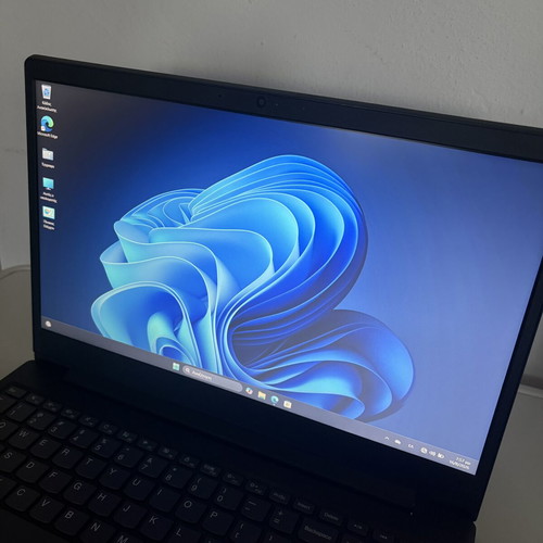 Lenovo IdeaPad 330-15IKB laptop Ryzen 3 12GB RAM 256GB SSD
