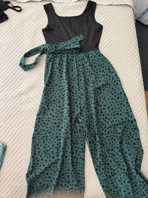 One-piece jumpsuit with high waist and belt, black and green