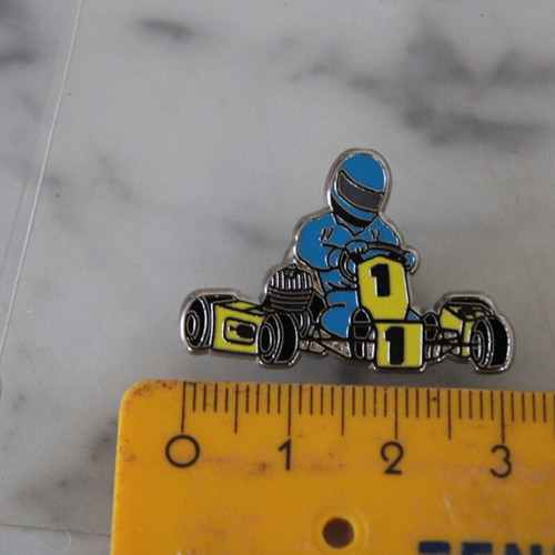 Pin Go-Kart 3cm x 2cm new