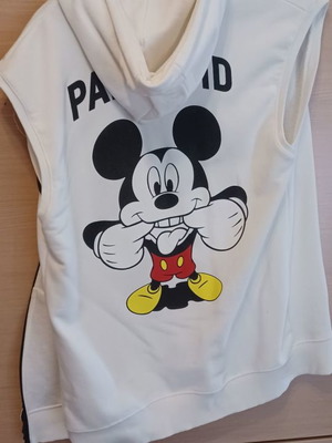 Ζακετάκι αμάνικο small αντρικό με στάμπα Mickey Mouse