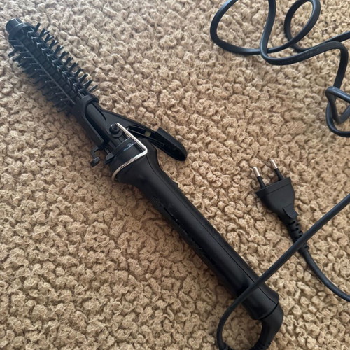 Babyliss Electric Hair Brush for Straightening and Curls like new