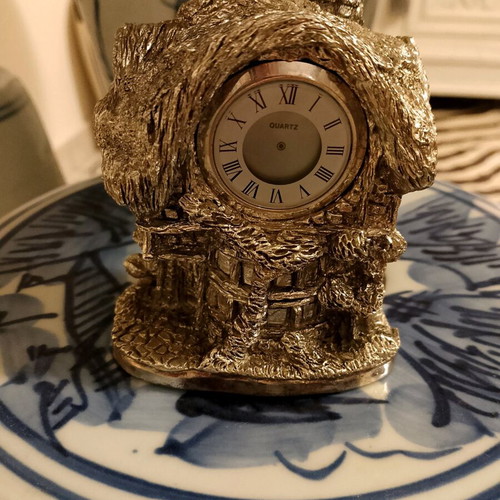 Vintage house clock like new
