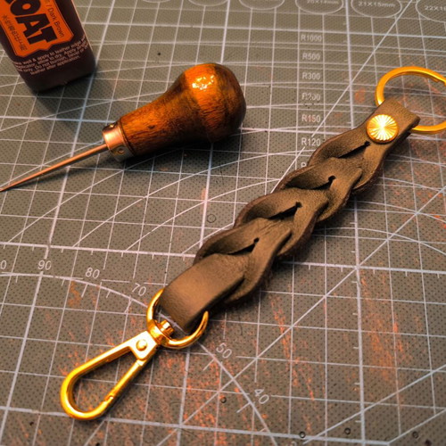 HANDMADE LEATHER KEYCHAIN