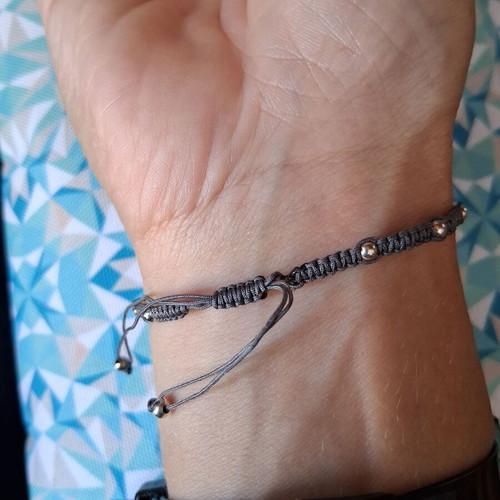 Macrame bracelet like new with decorative beads and heart
