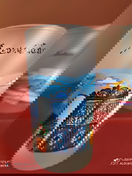 Κανάτα με 4 ποτηρια ουζου.