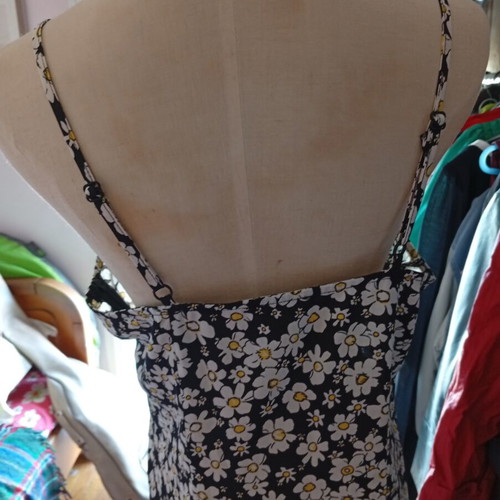 Floral dress L poppy lux, like new, colorful with front slits