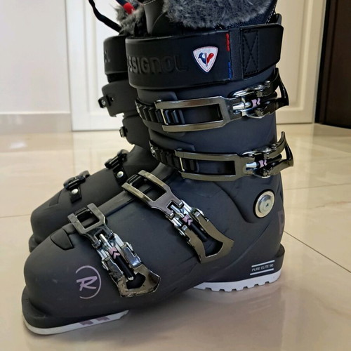 Rossignol Ski Boots Like New, Size 24-24.5 (38)