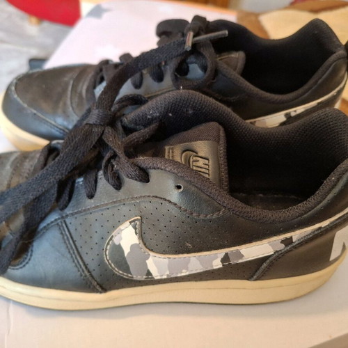 Nike low used black athletic shoes size 38.5