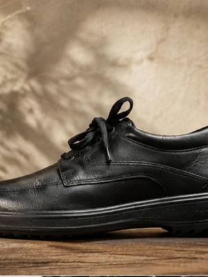 Unichel black leather shoes with laces, size 41