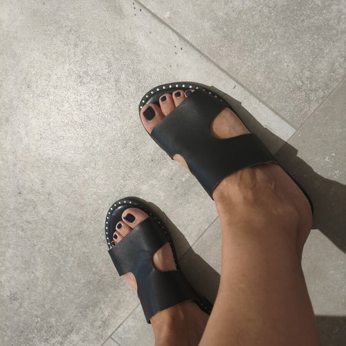 Voi & Noi Black Flat Sandals Size 37 Like New