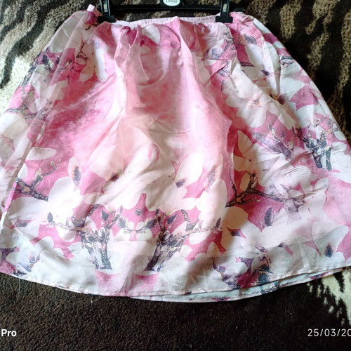 Spring floral skirt with lining, size large, like new, pink and white