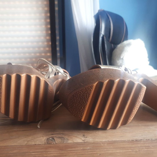 Bozikis sandals new, gold with high thick heel and ankle strap