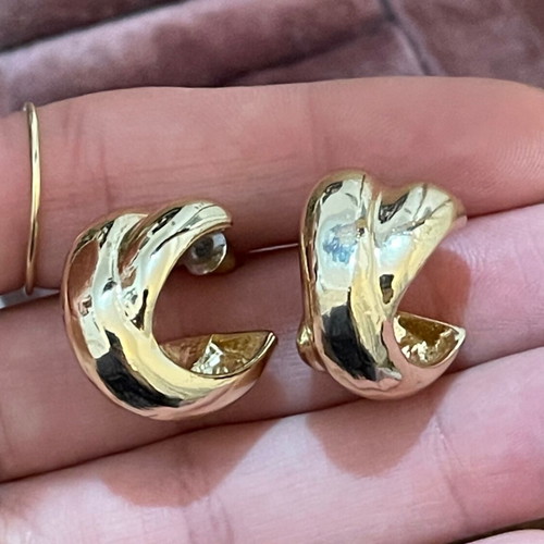 Earrings gold color like new