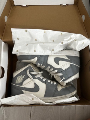 Jordan sneakers μεταχειρισμένα, γκρι, μέγεθος 40.5