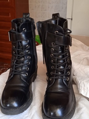 Ankle boots used, size 37, black, decorative laces
