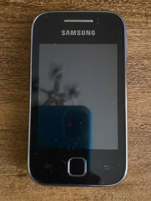 Samsung Galaxy Y GT-S5360 used for spare parts, does not turn on