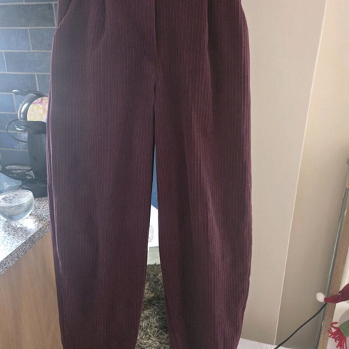 Corduroy baggy pants like new, size M, red with belt