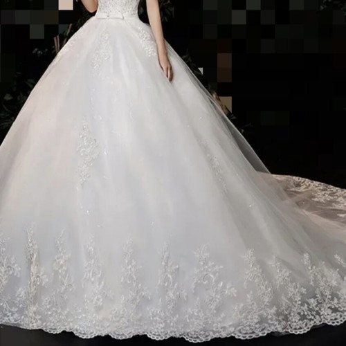 Wedding dress A-line with lace and long tulle train like new, white