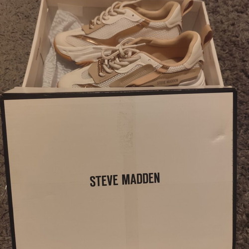 Steve Madden sneakers size 38 like new, white and beige