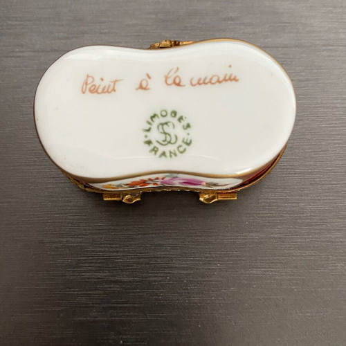 Limoges porcelain miniature box like new