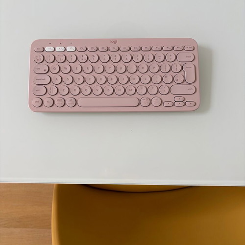 Logitech K380 Wireless Bluetooth Keyboard rose like new
