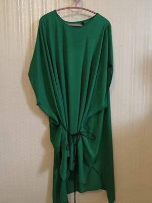 Nubu dress like new, one size, shorter front with waist tie