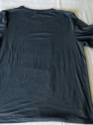 Men's black t-shirt large, like new, 100% polyester