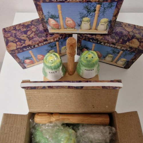 Vintage salt and pepper set with wooden base new, 5 sets