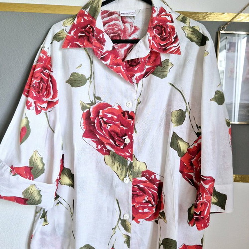 Vintage linen shirt like new with red roses, size S-M