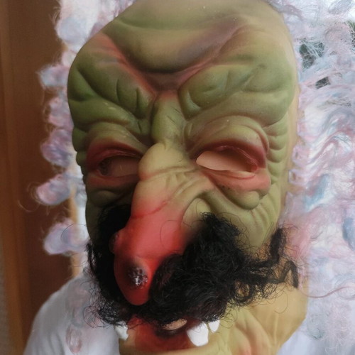 Carnival mask like new