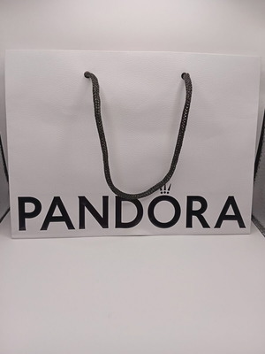 Pandora gift bag like new, large size