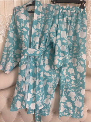 Karavan set like new with one size kimono and pants m/l