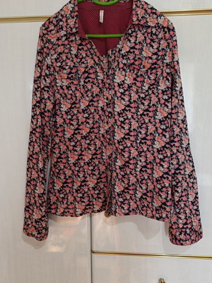 Floral shirt like new, size M, multicolored