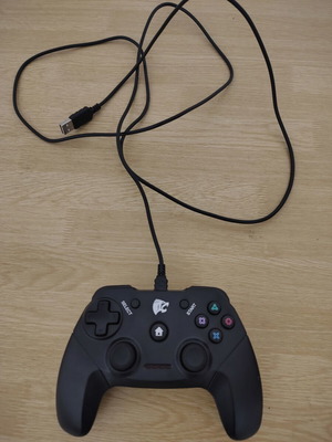 Roar R100WD wired gamepad for PC / PS3, black