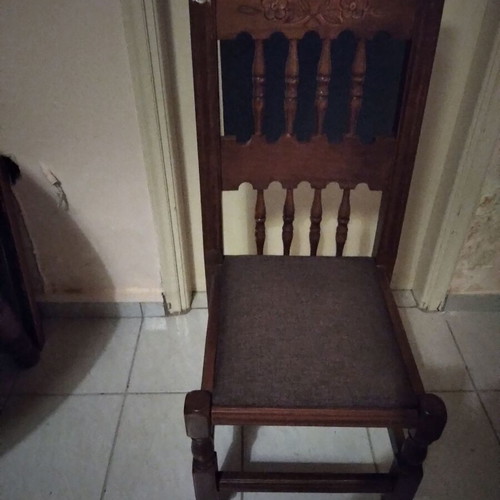 Dining table with four carved chairs like new