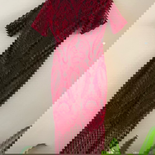 Дантелена рокля нова, размер М, червена