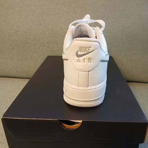 Nike Air Force 1 '07 LV8 White new, size 43
