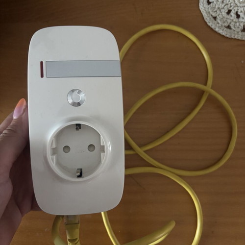 Vodafone Wifi Extender like new with cable 250V