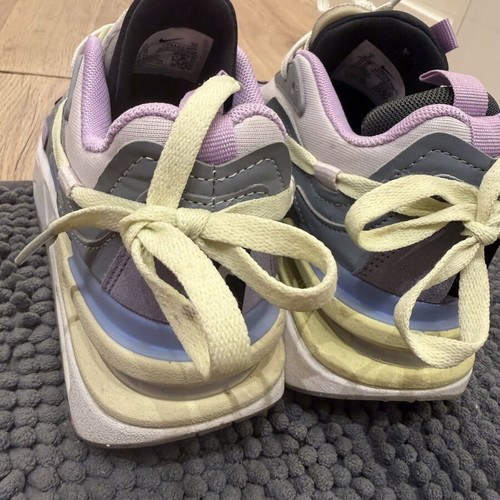 Nike Air Max Furyosa shoes like new, white and pink, size 37