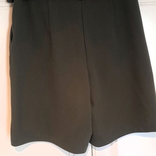 Sinsay khaki bermuda shorts used, size S with belt