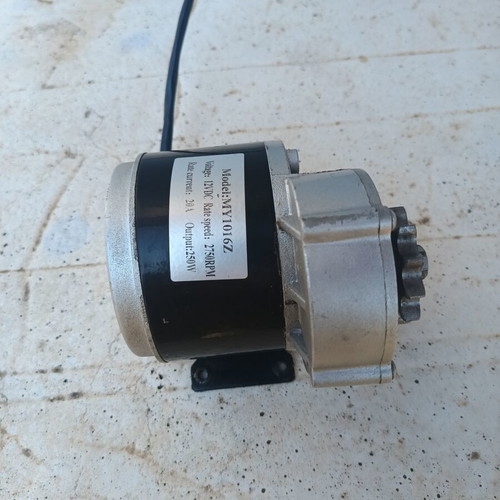 Dc motor 12 V 250 W like new
