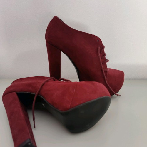 Ankle boots new burgundy suede with thick heel