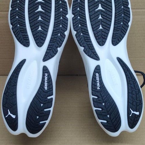 Puma Velocity NITRO 4 athletic shoes new, size 47, black-white