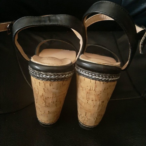 Alta Moda black sandals like new size 39 with high platform heel